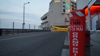 F1間近のモナコ