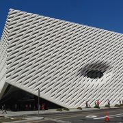 ここは　THE BROAD の口コミですね？