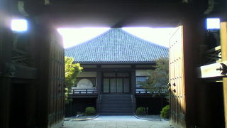 信長の菩提を弔うために