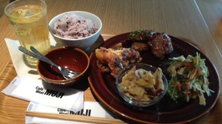 おしゃれなカフェ