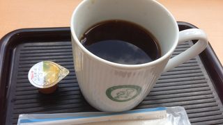 1杯ずつ入れたドリップコーヒー。ブレンド200円はお得！