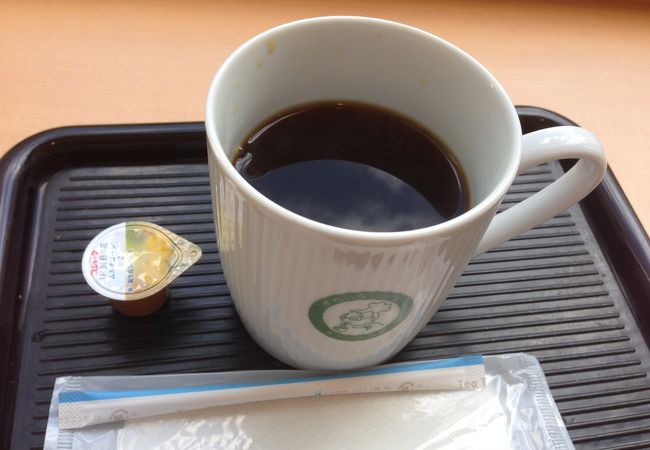 1杯ずつ入れたドリップコーヒー。ブレンド200円はお得！