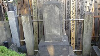 日本画家として活躍した人。