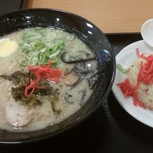 チャーハンもうまいです。