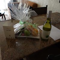 ウエルカム・ワインとフルーツがありました