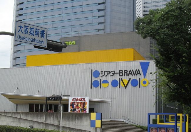 すわり心地も良くて観やすい