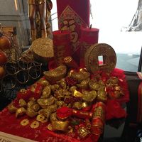 旧正月前のためフロントにも正月飾りが