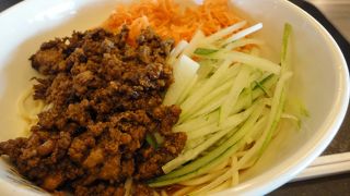 広いフードコートです