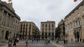 行政、政治の中心地です。