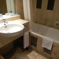 バスタブ・・滑りやすいです。