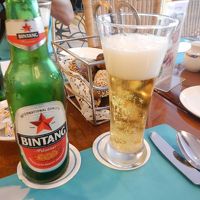 レストランではちゃんとアルコールの提供あり。