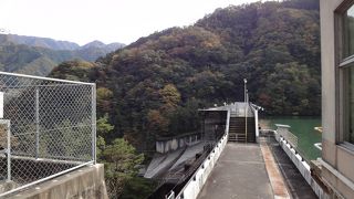 迫力あるダムです