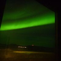 ごろんとベッドからオーロラがみれます