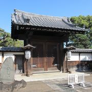 鎌倉時代の供養塔が残っています
