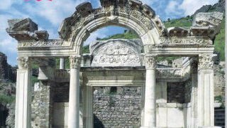 見所が多いので入り口で日本語ガイドブックを買いましょう。