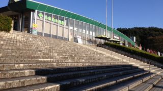 ちょっと一休みに。立ち寄るなら、景色を楽しんでください。