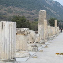 クレットレル大通り、円柱が並ぶ