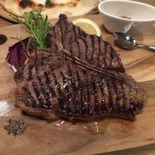 Tボーンステーキ