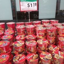 中国からの輸入カップ麺。
