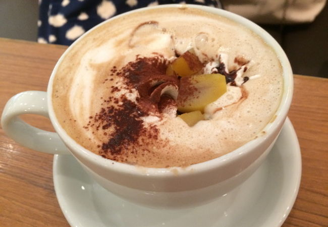 お昼前だと空いていました。