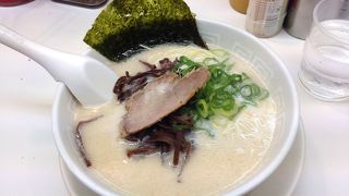 【替玉1ヶ無料】博多天神 新橋1号店＠ＮＳプラザ新橋ビル1F【豚骨ラーメン 500円】