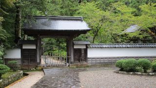 松江藩松平家の菩提寺