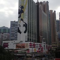 ホテルが見つからない時は、上を見上げるとパンダが( ^ω^ 