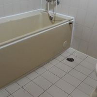 風呂のカーテンが無いので、濡れます。でも注意すればＯＫ。