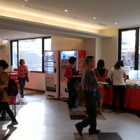 広めの食堂。明るいので朝は良い感じ。