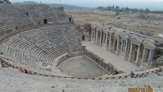 イタリア調査団の手で修復されたトルコ一番の劇場。