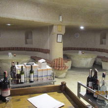 洞窟レストラン内部、