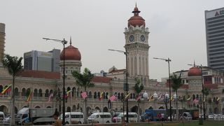 マレーシアのシンボル的なビルです。レンガ造りのきれいなビルです。訪れる価値があります。