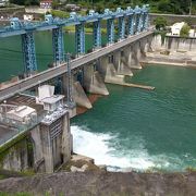 吉野川にあるダムです。