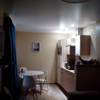 キッチンとダイニング