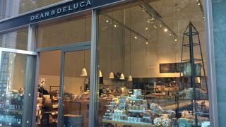 おしゃれなカフェ