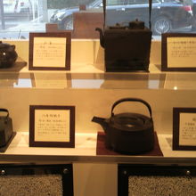 日本の酒にかかわる各種の道具が数多く展示されています。