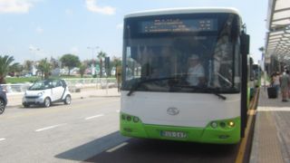 マルタ内の移動はバスで