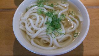 立ち食いうどんです。