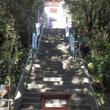 一段一段積み上げた「侍坂」　煩悩の数108段あるよ！