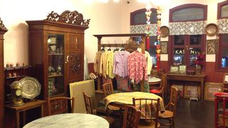 プラナカンの専門店