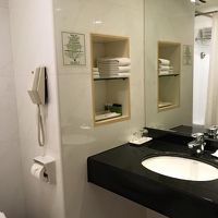 バスルーム。トイレはウォシュレットでした。