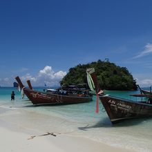 タップ島とロングテールボート