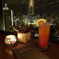 クラブラウンジのカクテルタイム