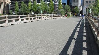 再建された橋です