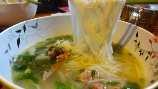 地元の人たちでにぎわっている人気店