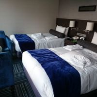 ベッドはシモンズ製