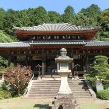 常夜灯と本堂。