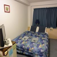 長細い部屋でした。窓からの眺望は期待できません。