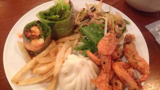 休日ランチはやや高いです