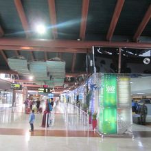 ジャカルタ スカルノ ハッタ国際空港 (CGK)